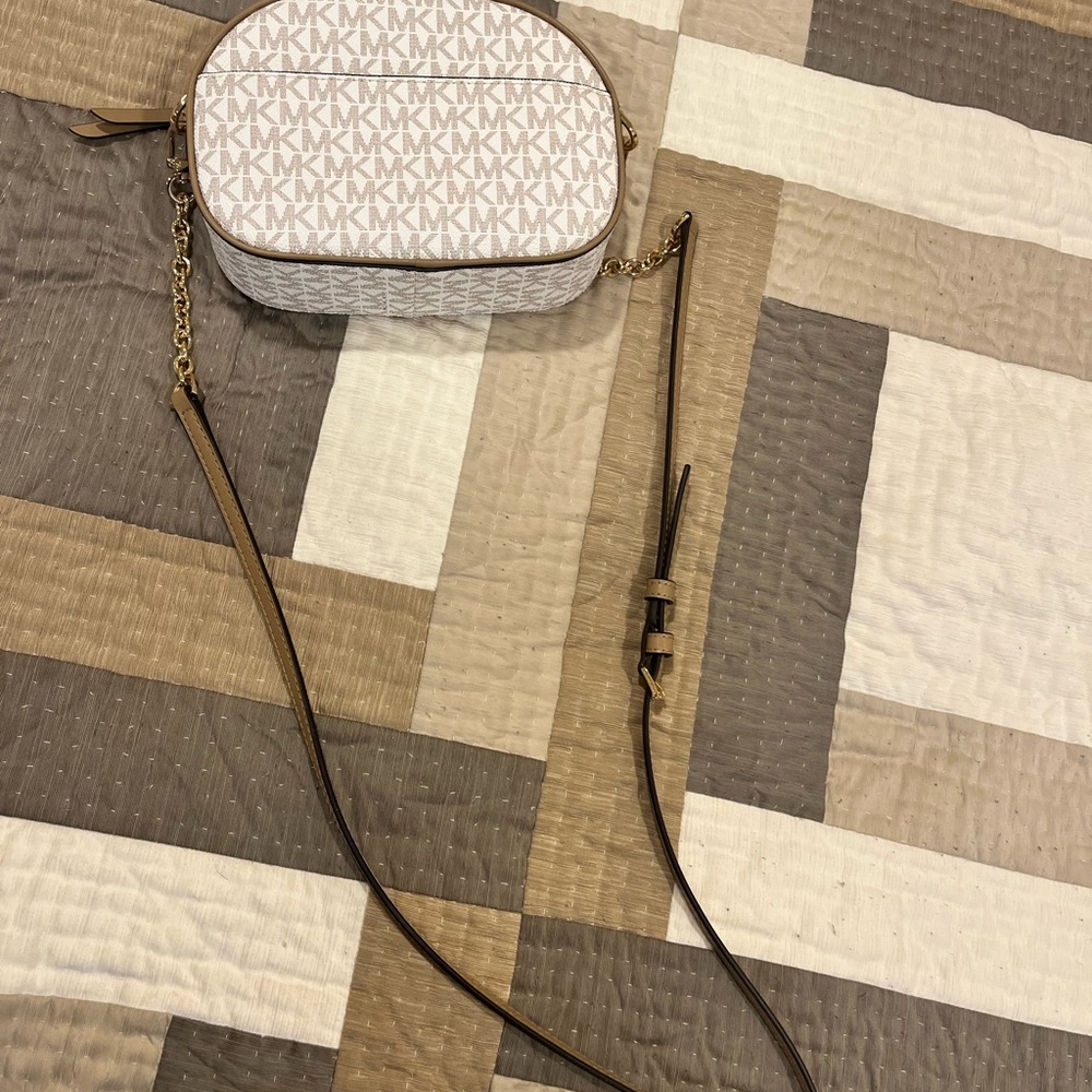 Micheal kors crossbody never worn